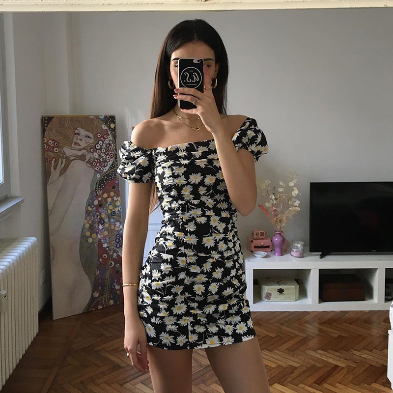 Fashionable one-shoulder daisy print dress