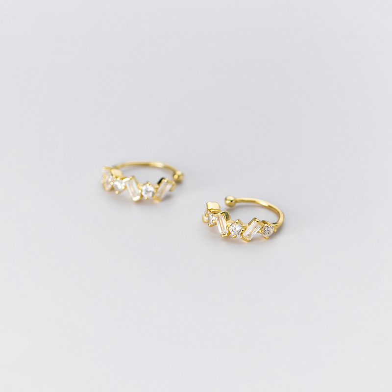 Diamond ear clip without pierced ears