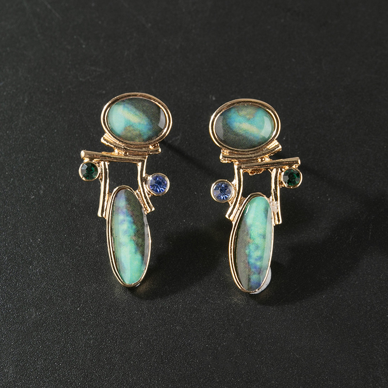 Creative green drop-shaped Opel earrings