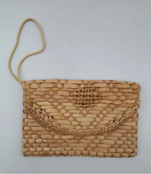 Cute diamond corn husk clutch Photo Color - Shop at LoveMi