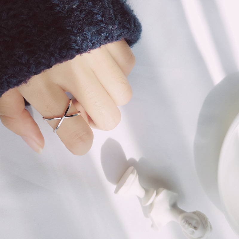 Cross stereoscopic ring