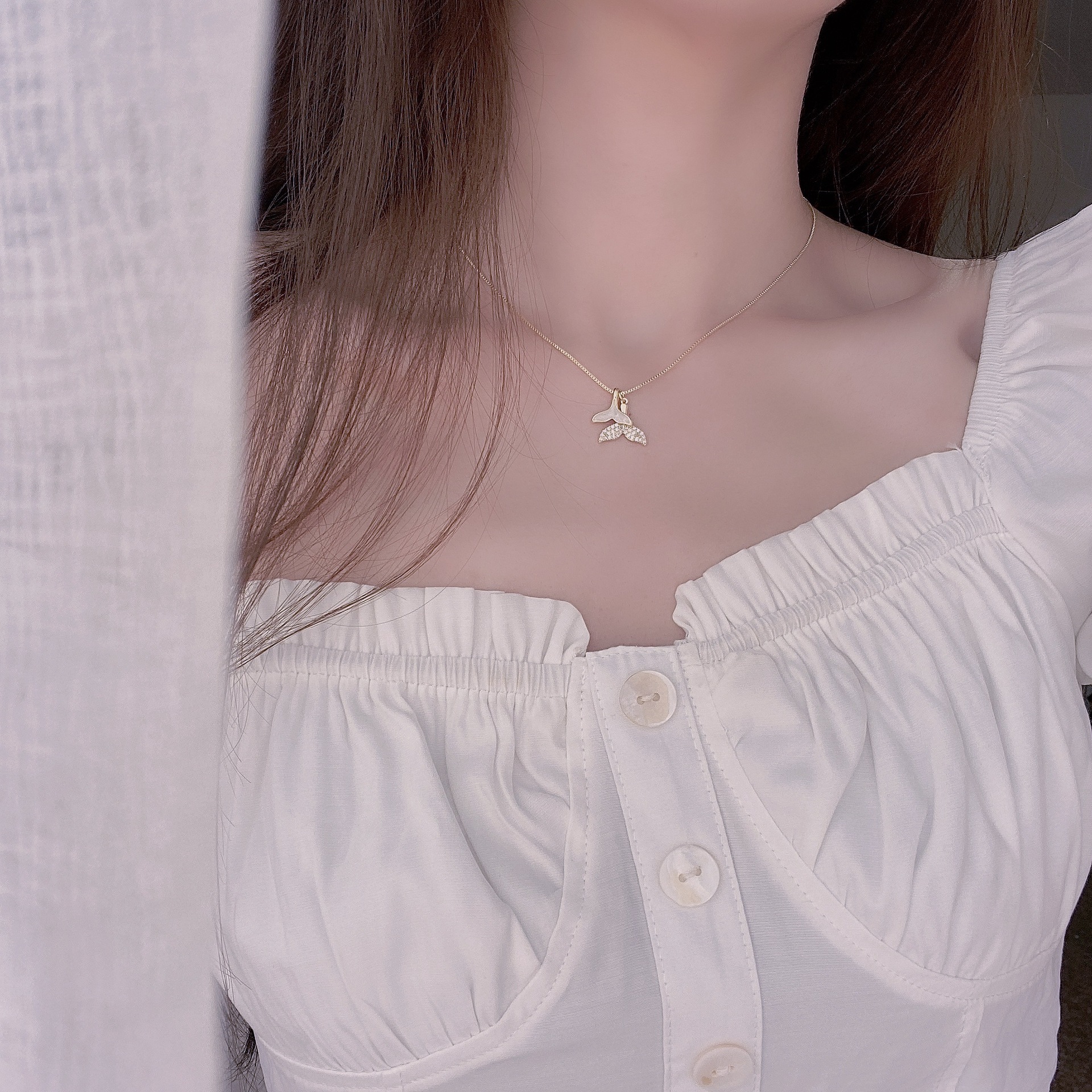 Zircon 14k Short Temperament Fish Tail Necklace