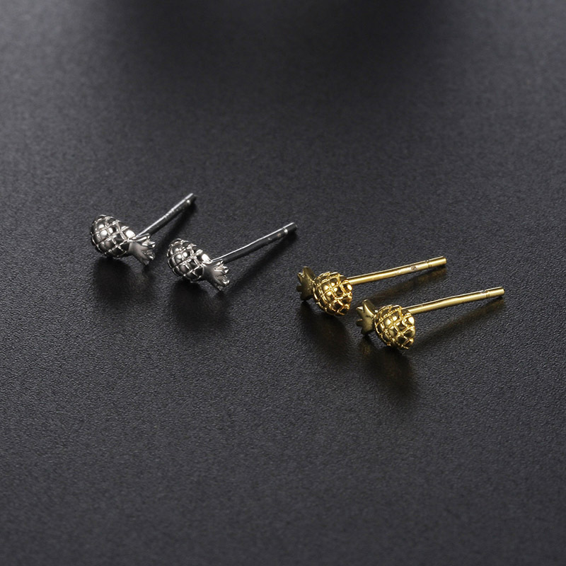 Pineapple fruit ear acupuncture