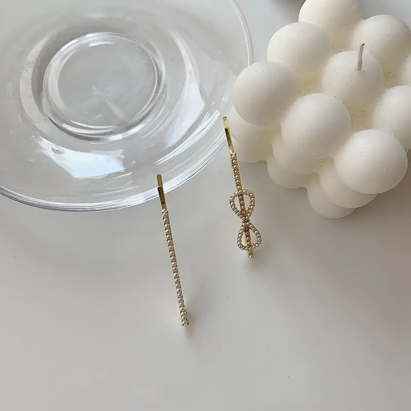 Girl's delicate hairpin