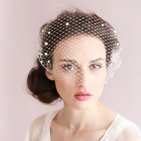 Bridal Veil Pearl Large Hole Mesh Hair Comb Short