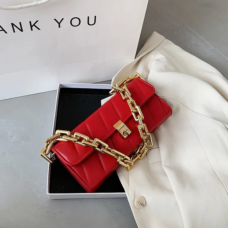 Fashion Lock OL Commuter Chain Women's Handbag - Red