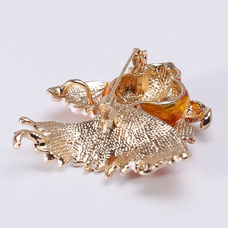 Alloy oil drop three-dimensional goldfish brooch