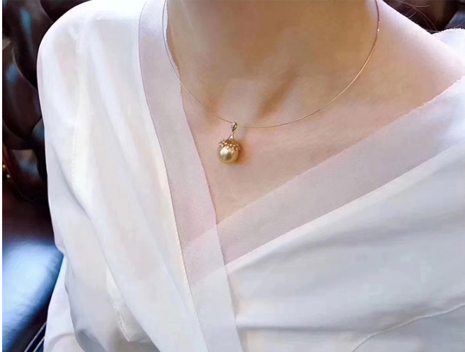 Nanyang Golden Pearl Pendant