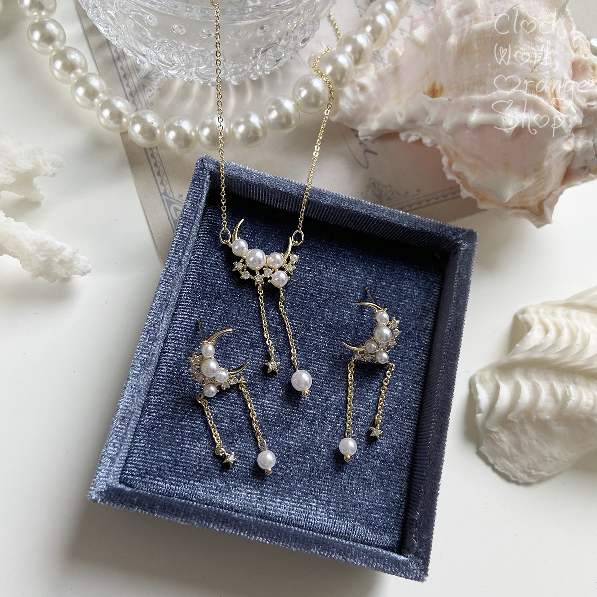 Pearl moon tassel extension chain