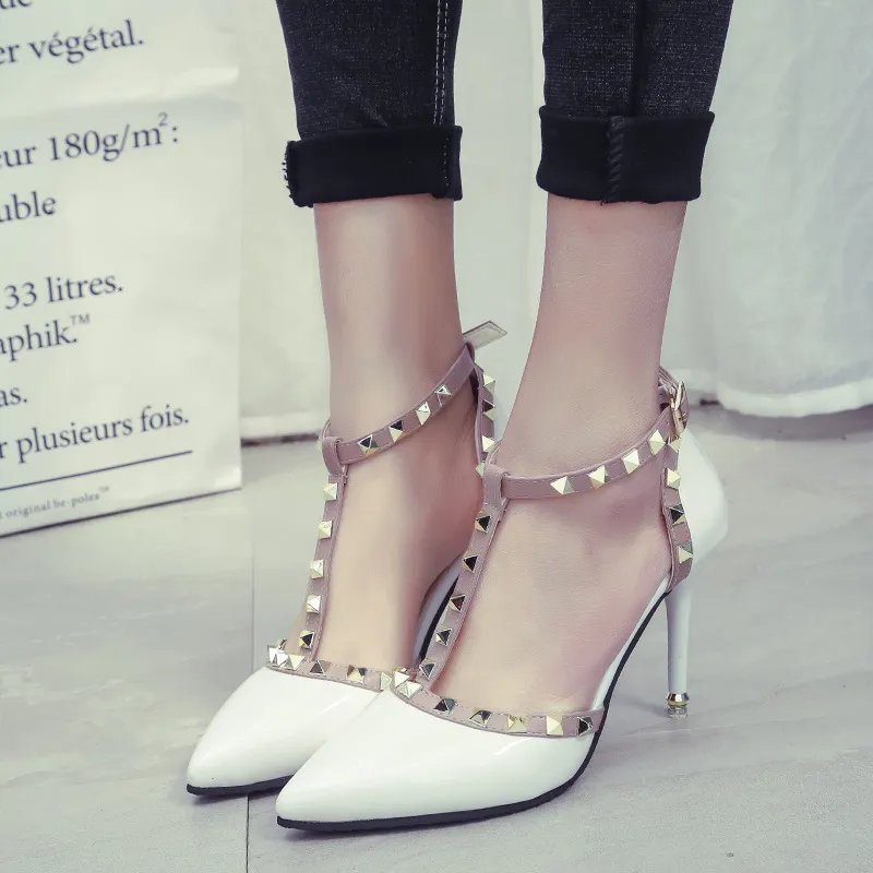 Studded pointed high heels - White