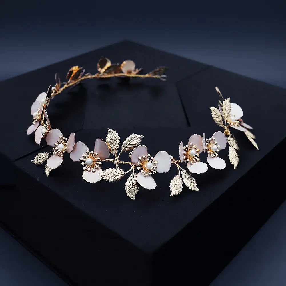 Three-dimensional forest flower headdress
