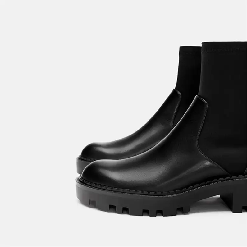 Flat bottom elastic boots and socks