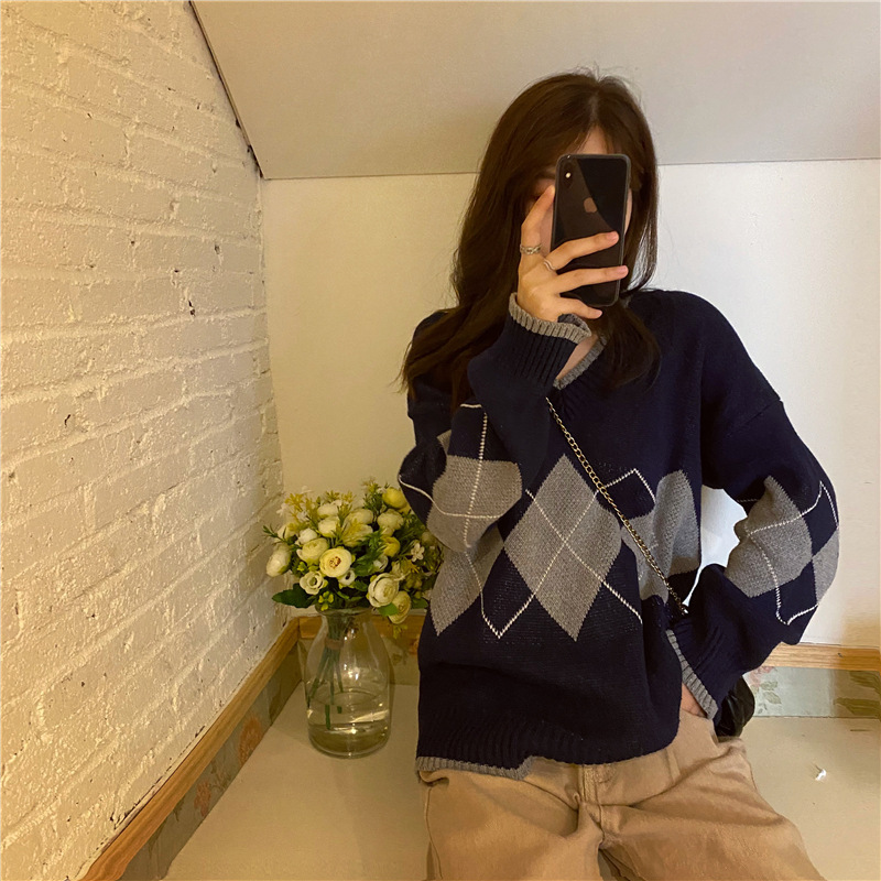 V-neck diamond color matching loose base sweater