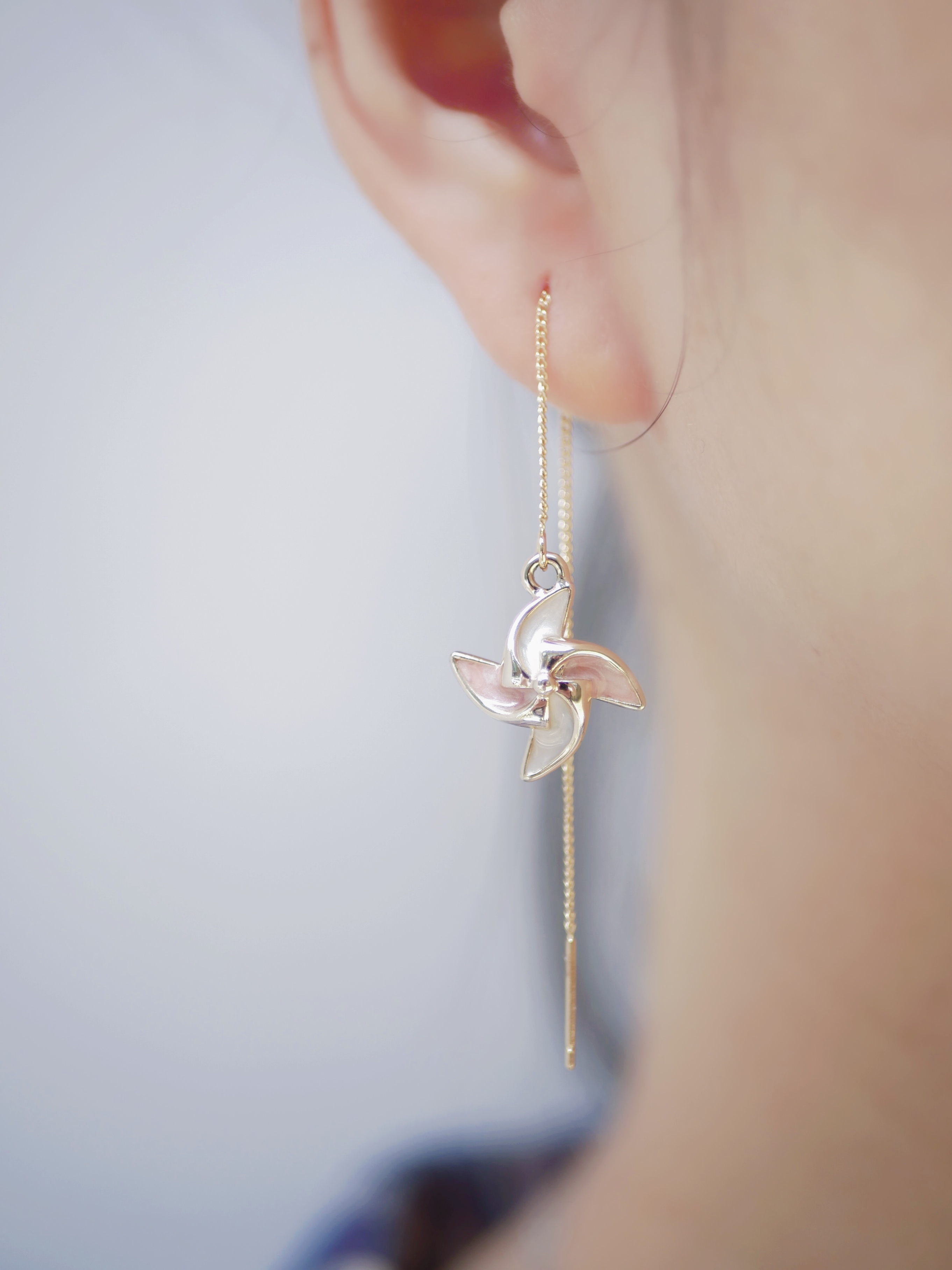 Exquisite small windmill ear cord
