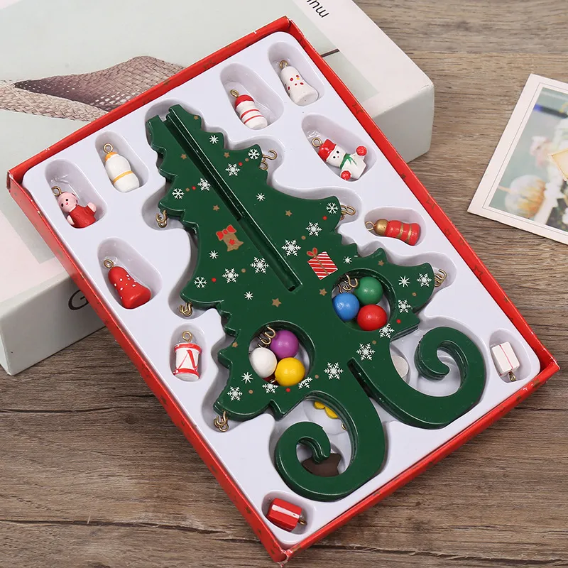Christmas tree scene decoration – image 5