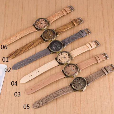 Fashion Wood Grain Watch Four Figures Men and Women