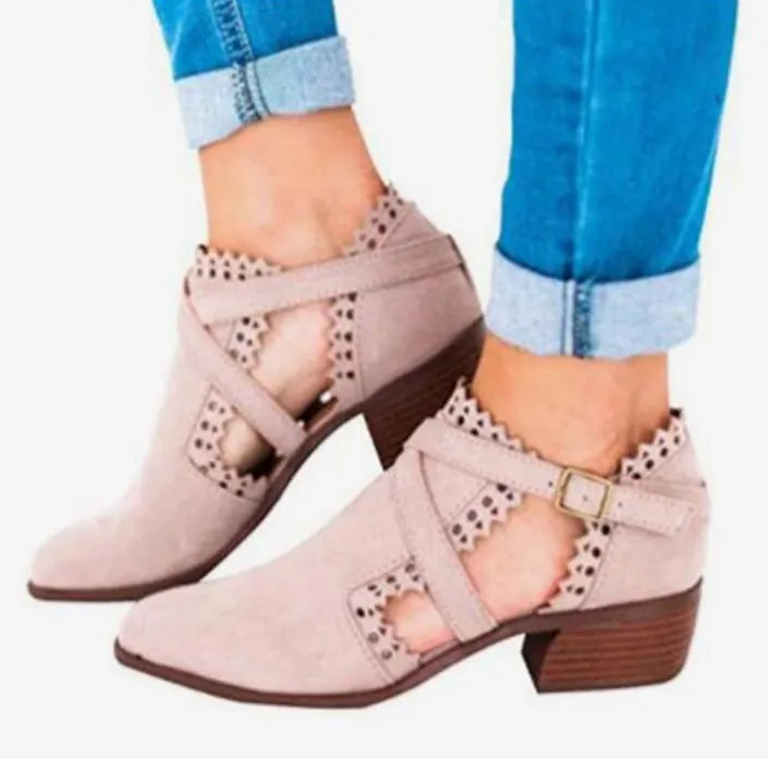 Short boots with low heel and laser engraved women's boots - Pink