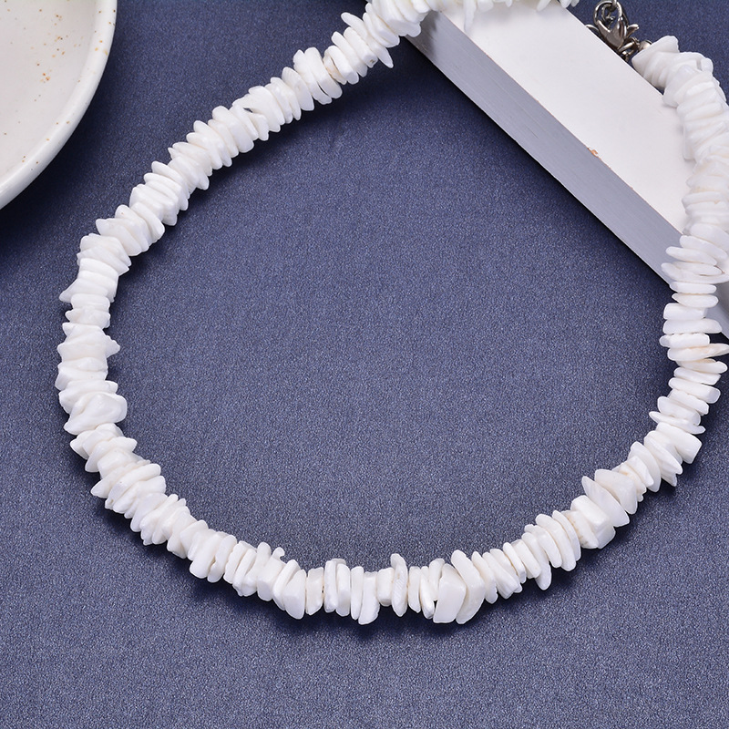 Irregular fragment shell clavicle chain