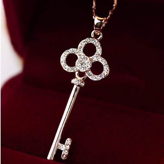 Necklace Temperament Versatile Short crystal Diamond Hollow Key