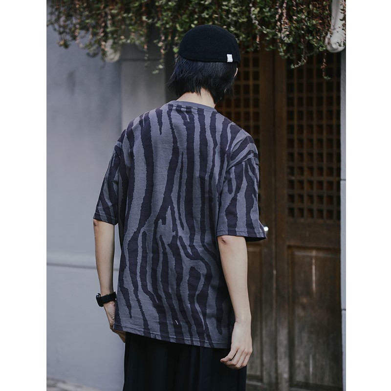 Colorful zebra pattern loose five-point sleeve men
