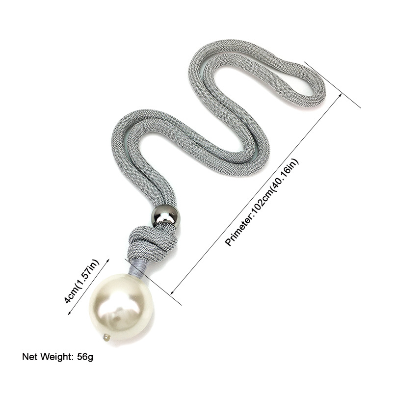 عقد نسائي طويل بتصميم اللؤلؤ