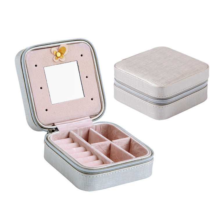 Boîte à bijoux de voyage en cuir — Coffret compact 10×10×5 cm 4