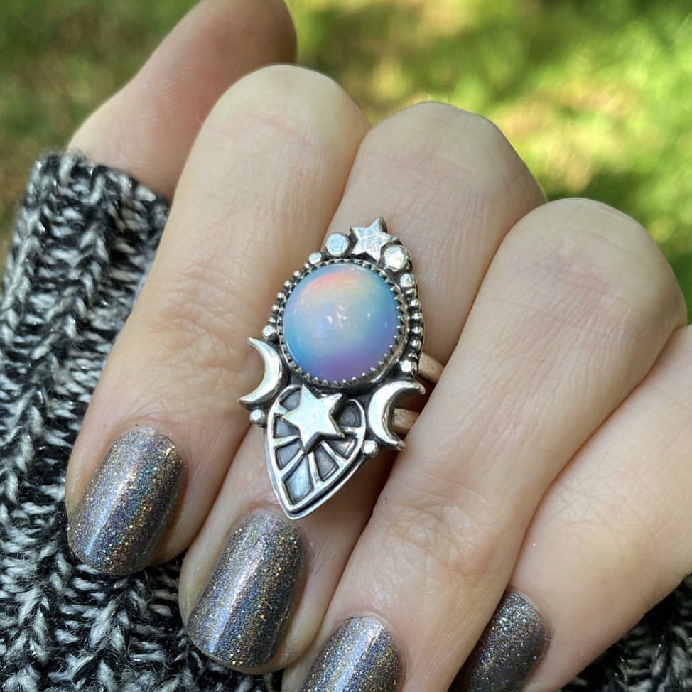 Personalized Punk Alloy Inlaid Gradient Artificial Gemstone Ring