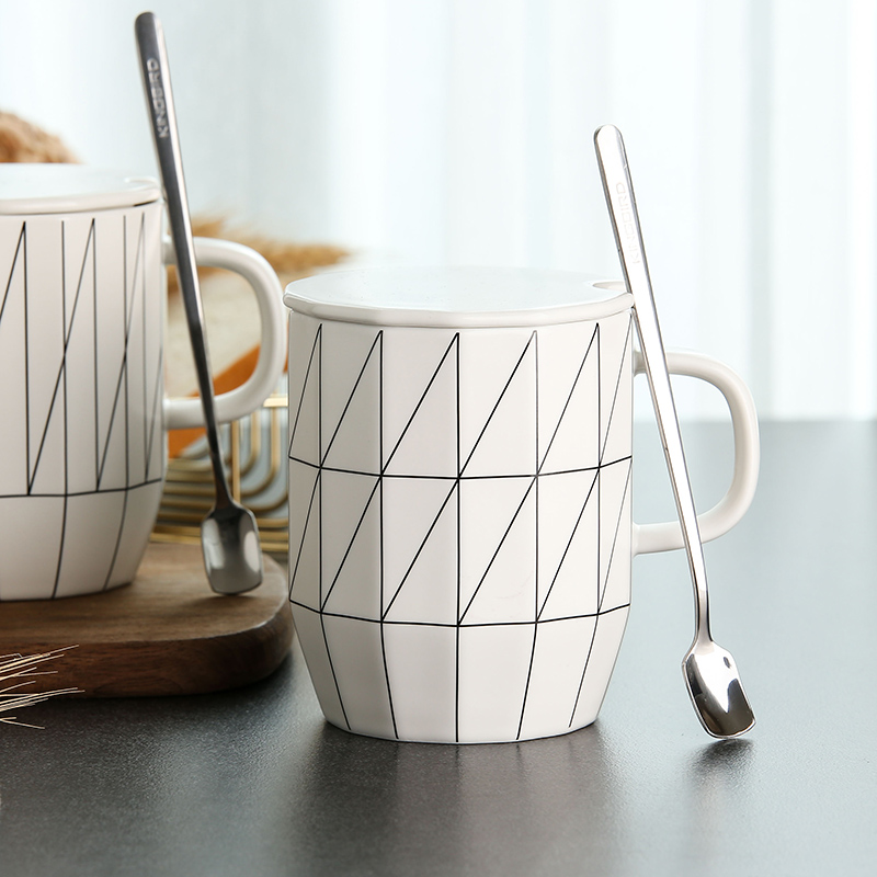 Cup with lid and spoon