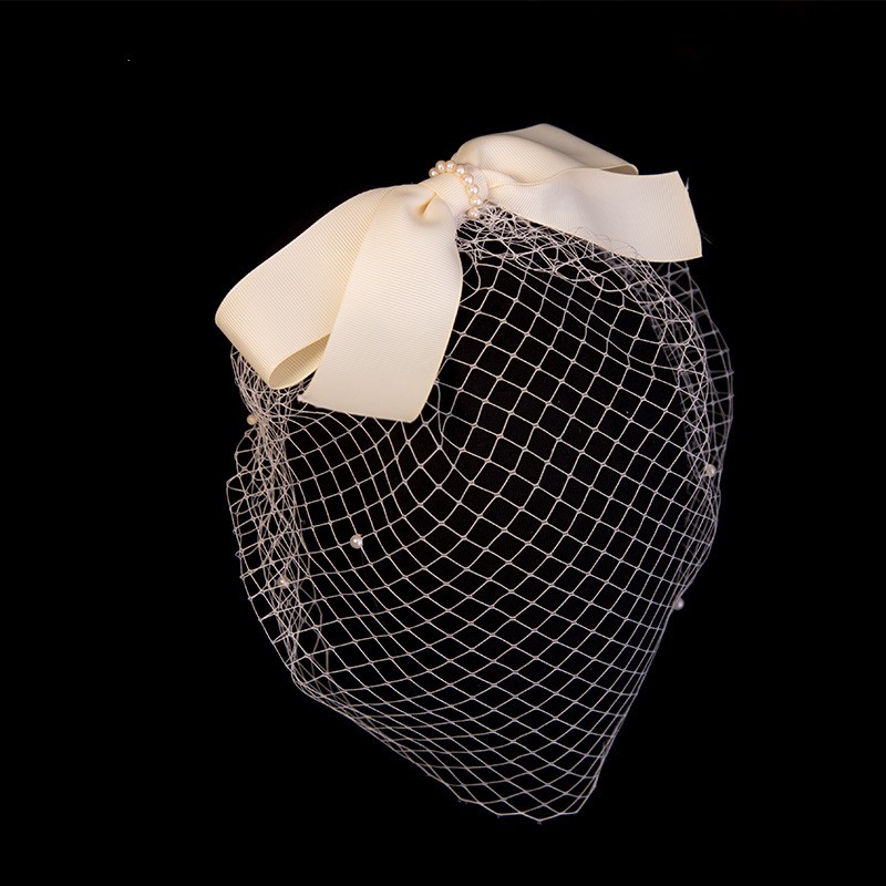 Bridal veil vintage beige bow with pearls