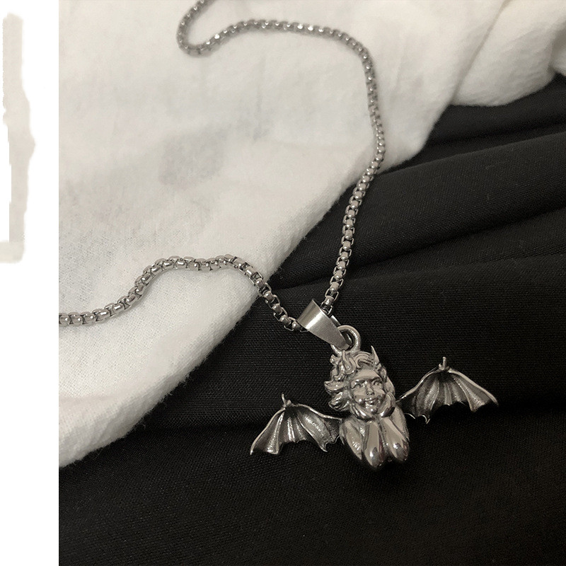 European and American Hip Hop Vintage Pendant