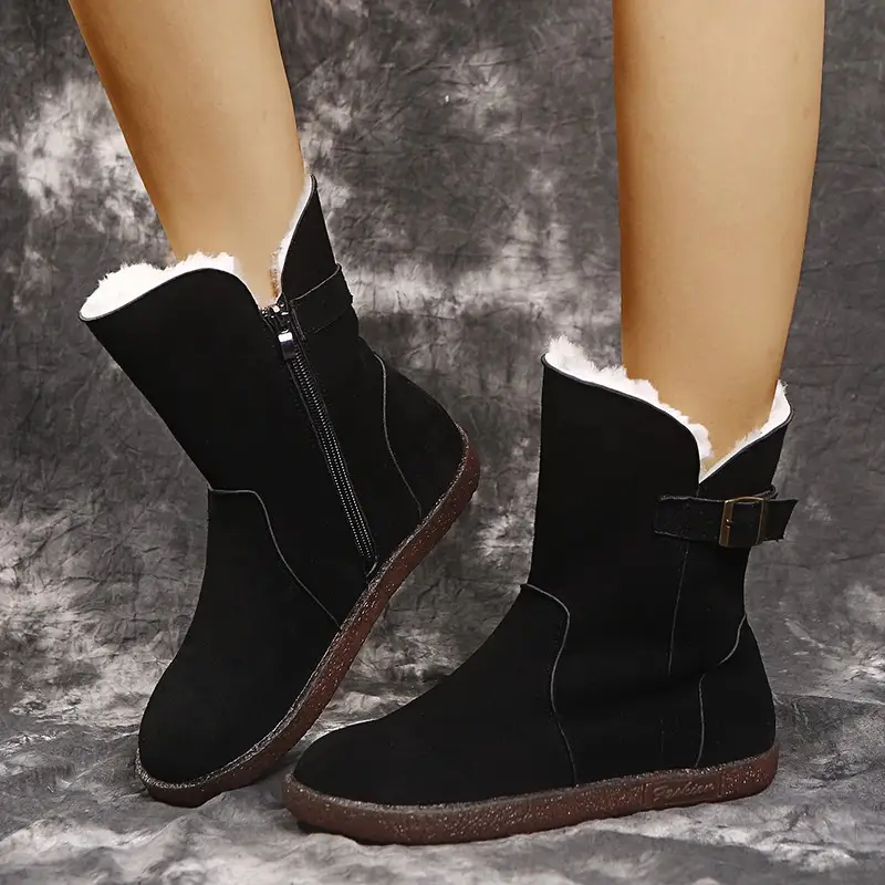 Lady's boots with velvet