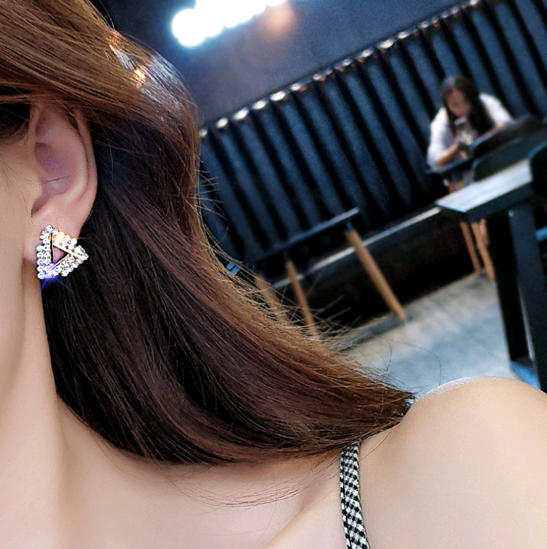 S925 silver needle triangle crystal temperament personality wild tide earrings retro short hair earrings female ear jewelry