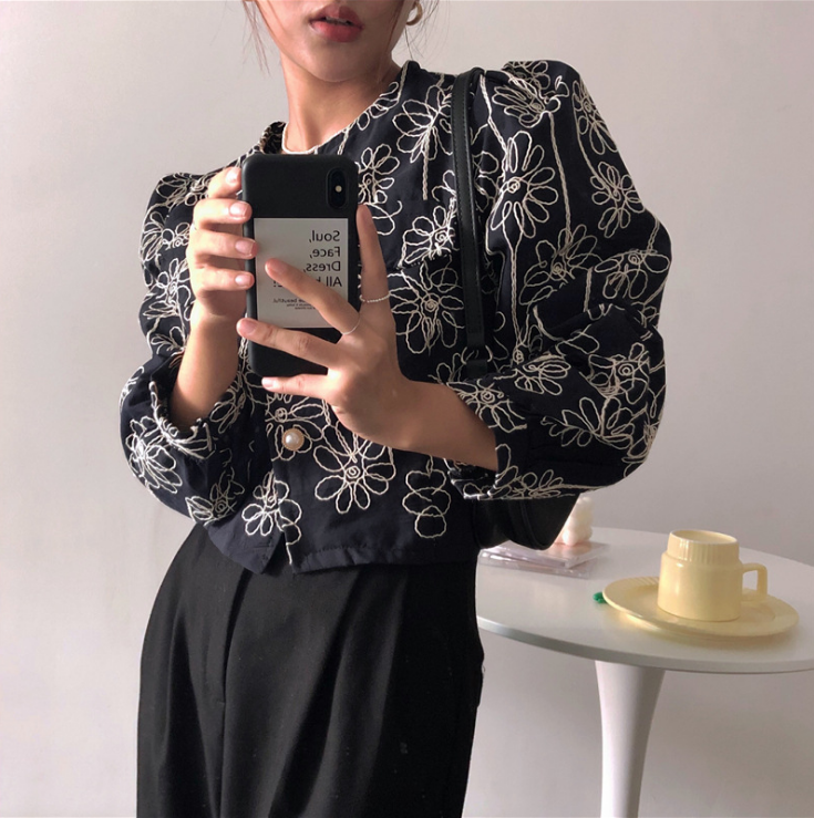 Heavy Industry Embroidery Jacquard Flower Puff Sleeve Shirt