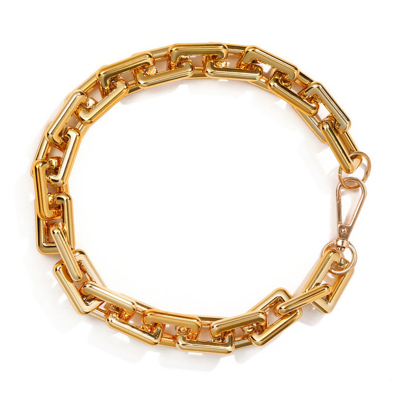 Exaggerated thick chain necklace