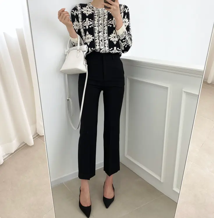 Embroidered Flowers Round Neck Long Sleeve Single-breasted Knitted Cardigan