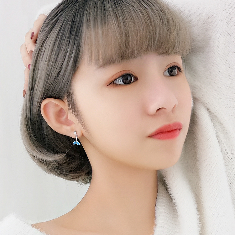 Temperament blue fishtail diamond earrings