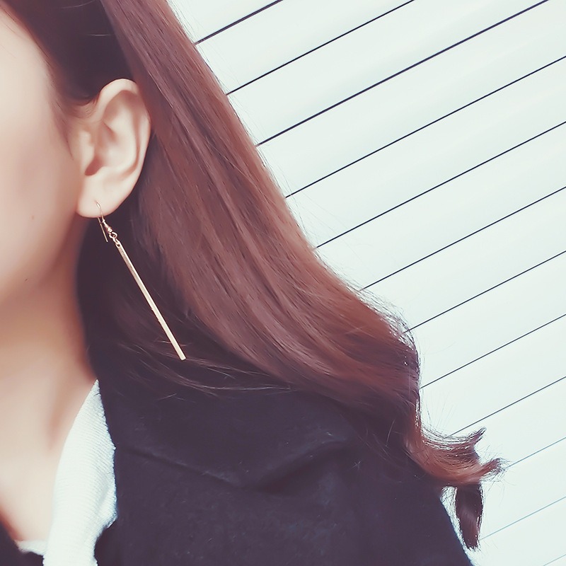 Long style simple and versatile ear line