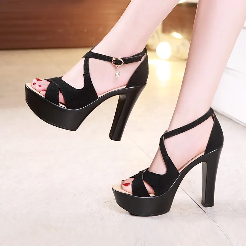 Solid Color Toe Fish Mouth Model Catwalk Shoes - Black