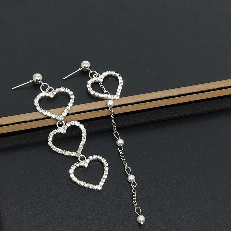 New Heart Shaped Asymmetric Diamond Pearl Earrings