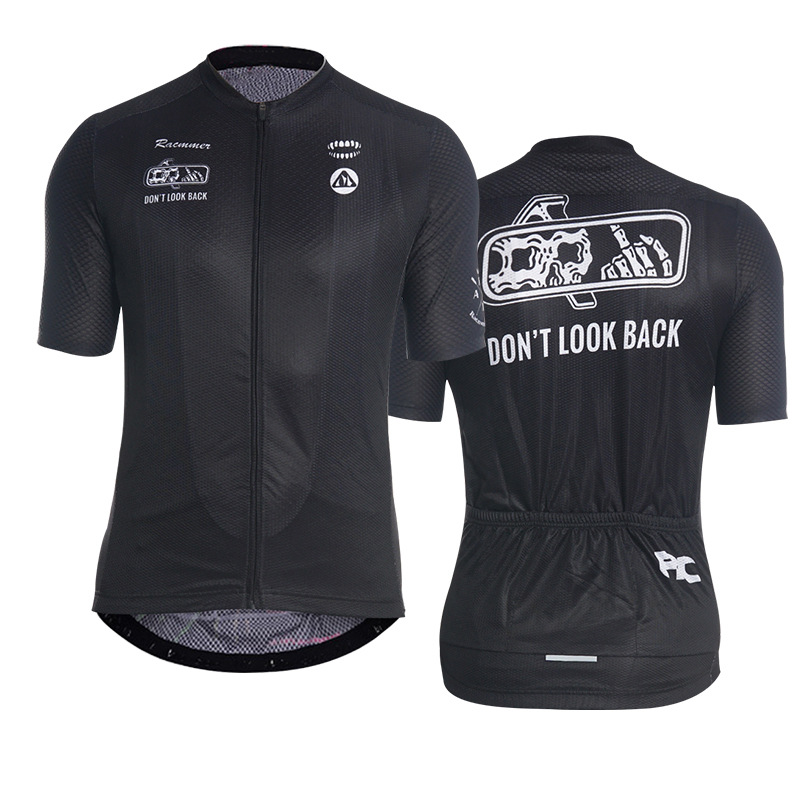 Breathable, light and sweatproof zip-up shirt