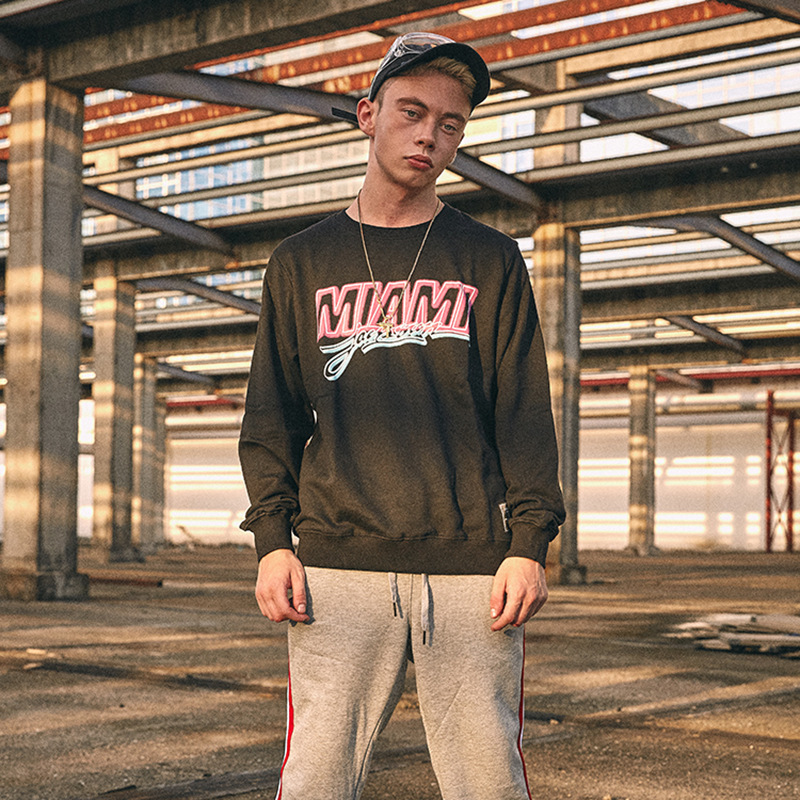 Letter round neck pullover couple sweater