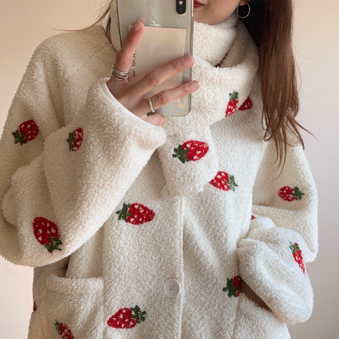 بيجاما ثلاث قطع بنقشة عصير الفراولة