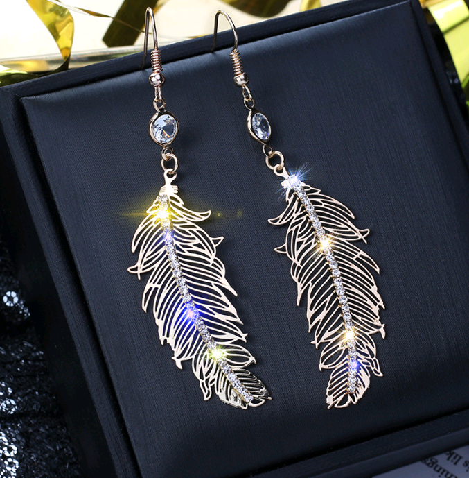 Temperament Simple Earrings Wild Metal Diamond Leaf Earrings Net Red Retro Light Luxury Feather Earrings