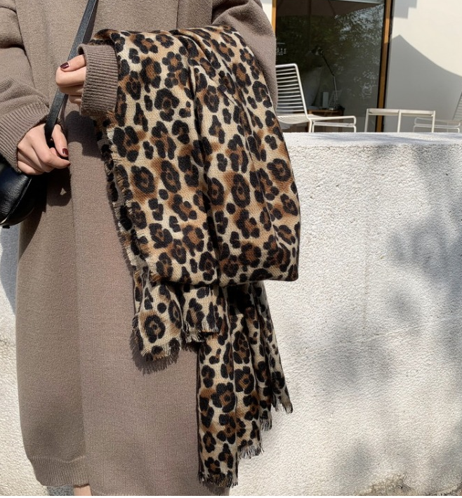 Fashion Retro 100-banded Leopard Scarf Women''s Korean version of Warm Neck Shawl