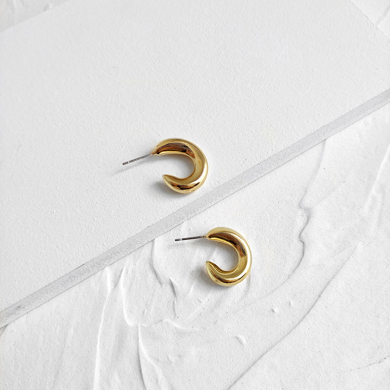 European And American Minimalist C-Shaped Earrings