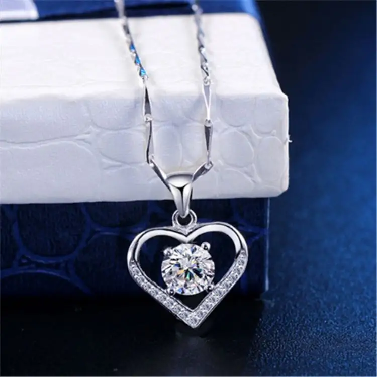 Hollow Love Peach Heart Clavicle Chain