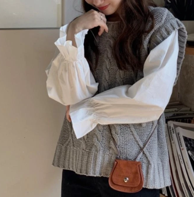 Knitted sweater vest