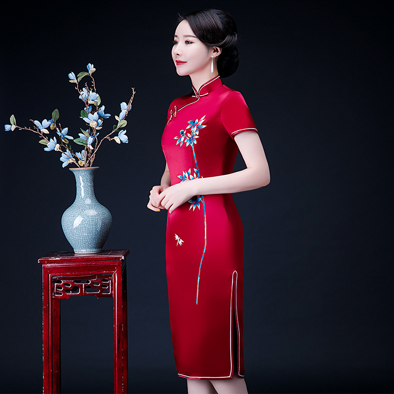 Embroidered Banquet Wedding Cheongsam Short Sleeve