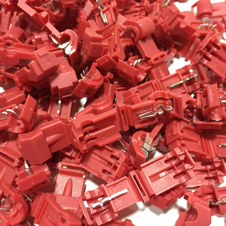 Wire splitter connector clip