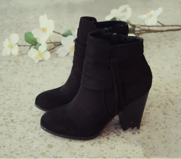 Women's suede side zipper chunky heel boots - Black